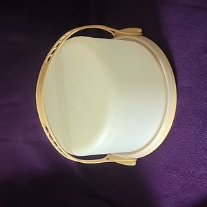 Vintage  Tupperware Cake Carrier Harvest Gold W/Handle